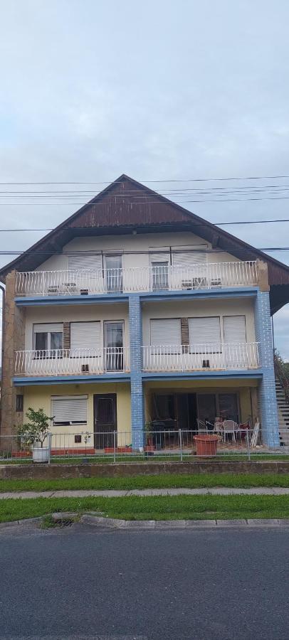 Bluebird Apartman Залакарош Екстер'єр фото